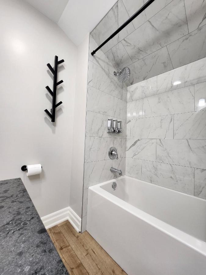 The Cozy Cove Modern King-Bedroom Full Apartment Saint Catharines Ngoại thất bức ảnh